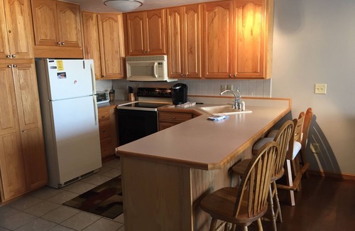 Port Clinton Condo | Shores #25: 1 BR sleeps 4