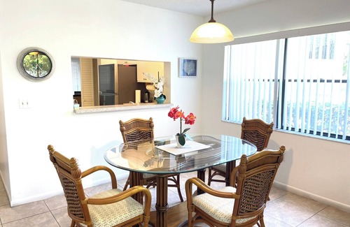South Bradenton Condo | Shorewalk Bella Rosa Villa- 2 heated jacuzzis & pools near IMG/beaches