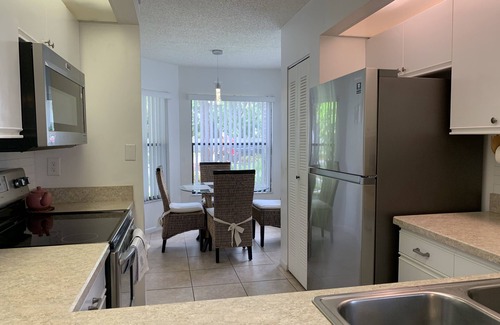 South Bradenton Condo | Shorewalk Bella Rosa Villa- 2 heated jacuzzis & pools near IMG/beaches