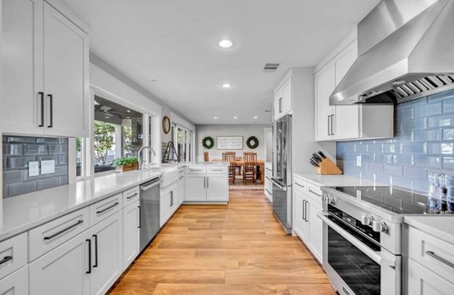 Granite Shoals House | Shorewood Manor- Open Water Lakefront w/Boat Dock