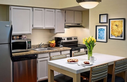Omaha Hotel | Short distance from Orpheum Theater! Private Kitchen, Pets Allowed, Parking!