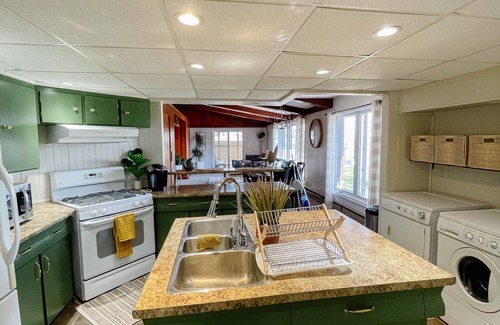 Leamington House | Short Drive to Point Pelee! Forget Your Worries in This Spacious & Serene Space