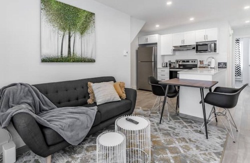 Hochelaga Apartment | Short N' Sweet but all you need 1 bedroom Apt