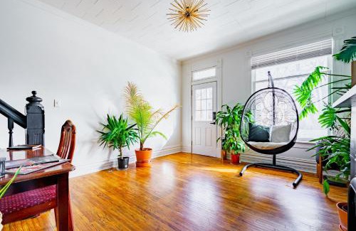 Victorian Village House | Short North Convention King Bed Free Parking!