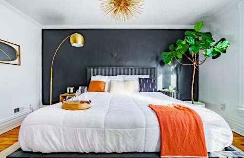 Victorian Village House | Short North Convention King Bed Free Parking!