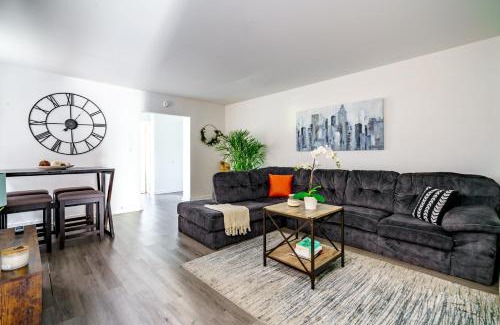 Victorian Village Apartment | Short North Convention Private Parking Pets