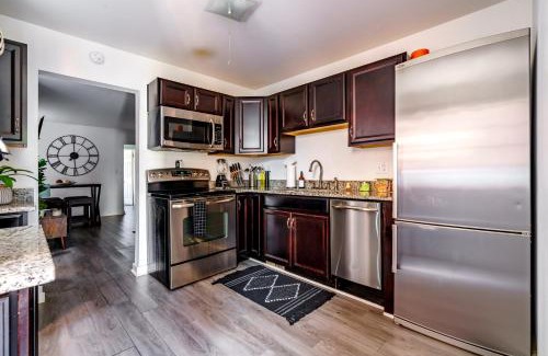 Victorian Village Apartment | Short North Convention Private Parking Pets