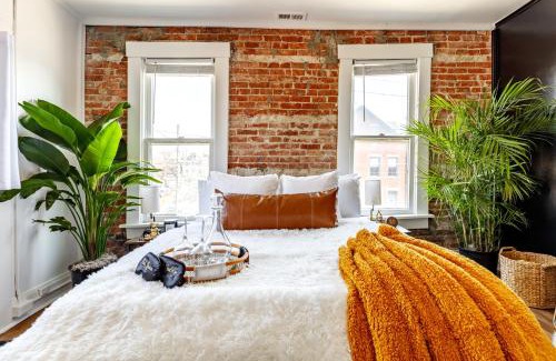 German Village House | Short North Convention Private Parking Pets!