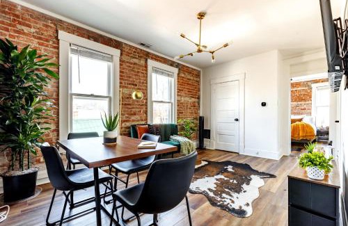 German Village House | Short North Convention Private Parking Pets!