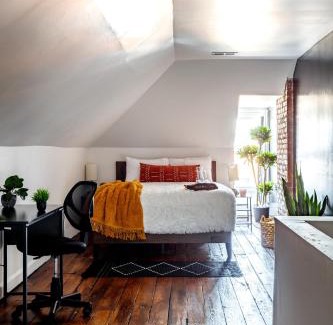 German Village House | Short North Convention Private Parking Pets!