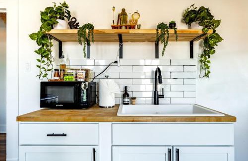 German Village House | Short North Convention Private Parking Pets!