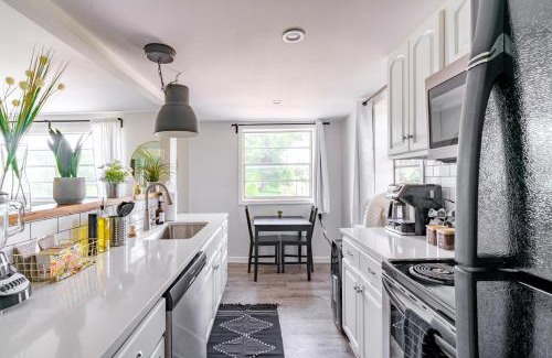 Victorian Village House | Short North - Convention - Private Parking - Pets - 2BR