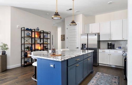 Short North Apartment | Short North Penthouse | Free Parking | No Steps!