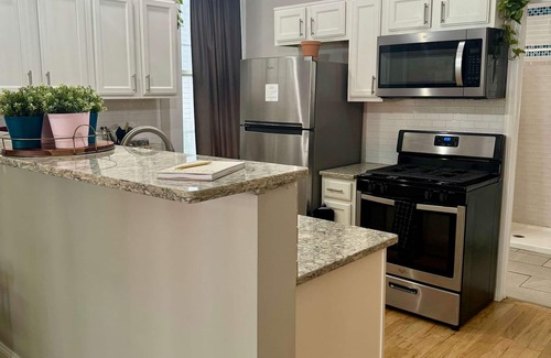 Victorian Village House | Short North Prime Location Free Parking