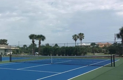 Port Richey Condo | Short term, long term rental welcome.90 day minimum stay on the Gulf.