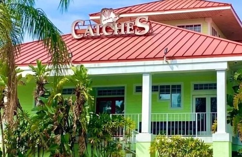 Port Richey Condo | Short term, long term rental welcome.90 day minimum stay on the Gulf.