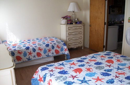 Hampton Condo | Short Walk to Beach!