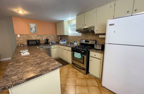 Niagara Falls Apartment | Short Walk to the Falls,SuperLargeApt,Free parking