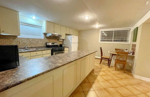 Niagara Falls Apartment | Short Walk to the Falls,SuperLargeApt,Free parking