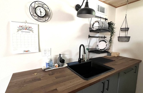 Ogden Apartment | Short walk to the trails!