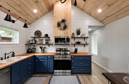 Cookson Cabin | SHORT WALK TO WATER & NESTLED IN THE TREES THIS BEAUTIFUL CABIN HAS LAKE VIEWS