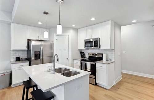 Norwalk House | Shortstop and Stay….and make yourself at home!