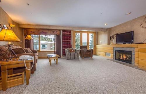 Big Sky Apartment | Shoshone 1917