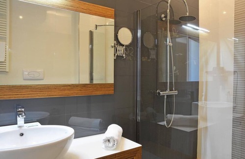 San Giovanni Teatino Hotel | SHotel