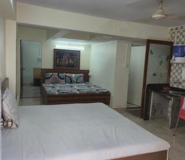 Pardi Apartment | Shree Shyam Homestay