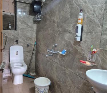 Pardi Apartment | Shree Shyam Homestay
