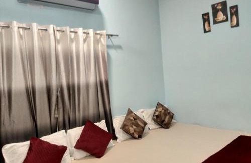 Ujjain House | Shreeram Guest House Ujjain -Family AC Rooms -Near Mahakaleshwar temple