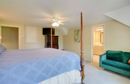 Broadmoor House | Shreveport Home w/ Private Pool & Screened Porch!