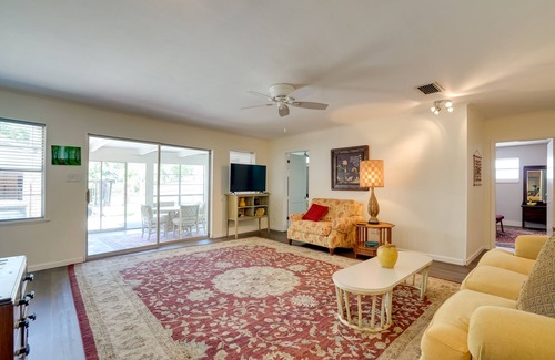 Caddo Heights-South Highlands House | Shreveport Home w/ Screened Porch & Private Yard!