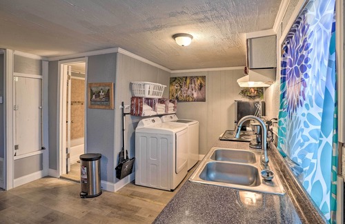 Broadmoor House | Shreveport Vacation Rental Near Riverfront