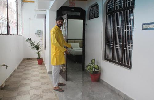 Faizabad House | Shri Narayanam Guest House and Home Stay