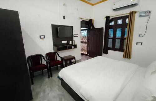 Faizabad House | Shri Narayanam Guest House and Home Stay