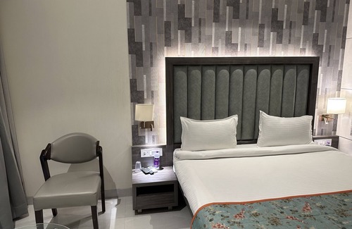 Thane Hotel | Shubham Comforts