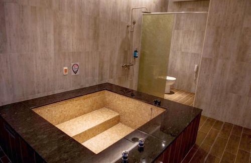 West District Hotel | Shui Nong motel