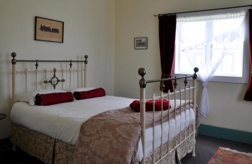 Waihi House | Shunters Cottage