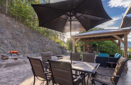 Blind Bay House | Shuswap Lake View Gorgeous RV