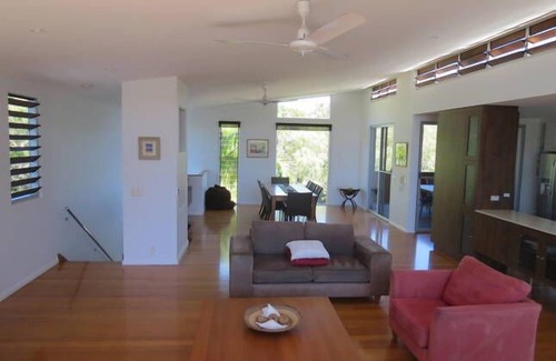 Agnes Water House | Shutters2 available NOW. Easter availability.nSee also Shutters1A for couples
