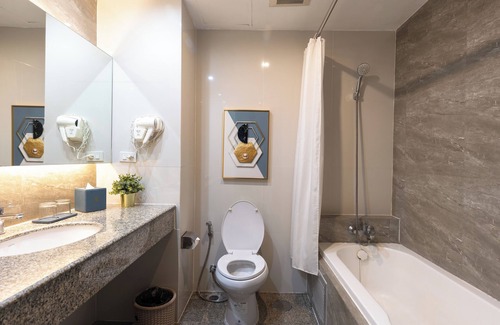 Racha Thewa Hotel | Siam Mandarina Bangkok Suvarnabhumi Airport Hotel (Free Shuttle)