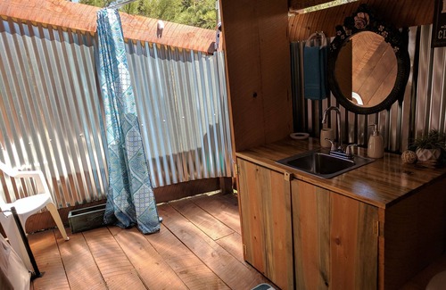 Hot Springs RV Rental | Sibley Bell Tent 2 @EvansCliff, Hot Tub! Beautiful Canyon High-rise deck