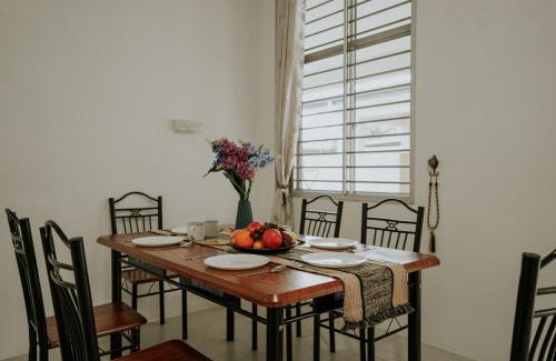 Sibu House | Sibu Permai Jaya 500Mbps 10pax 4BR - No Wedding Activities Allowed