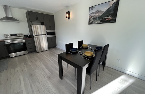 Sicamous Apartment | Sicamous Lake View Hideaway