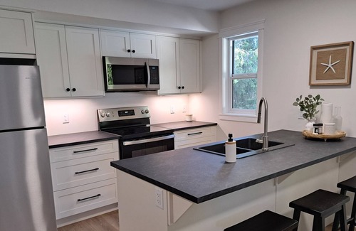Sicamous Apartment | Sicamous Upper Suite - Licensedn