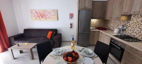 Bugibba Apartment | Side Sea View B, Steps Away to Bugibba Jetty, For the Blue Lagoon Boats and Other Islands