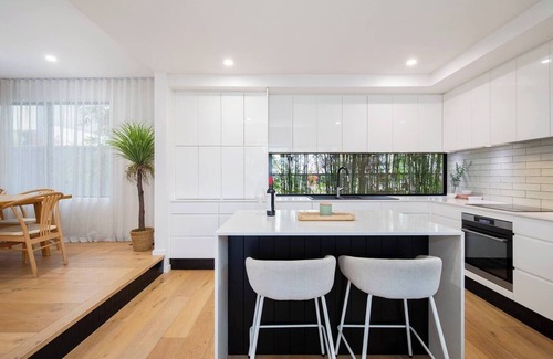 Merewether Heights House | Sienna Cove Elegant Retreat near Merewether Beach