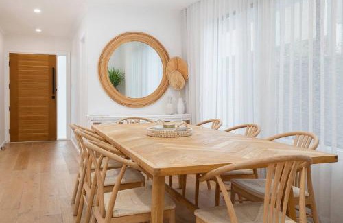 Merewether Heights House | Sienna Cove - Elegant Retreat near Merewether Beach