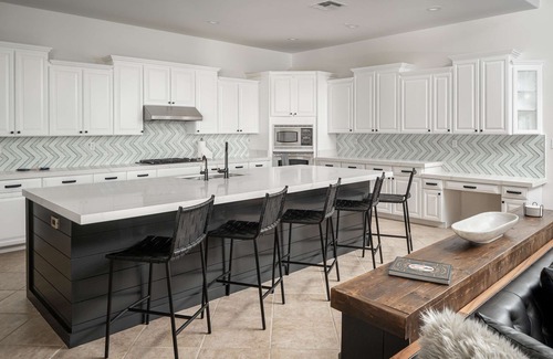 North Scottsdale House | Sierra Luxe: Chic Design,Ultimate Backyard & Pool